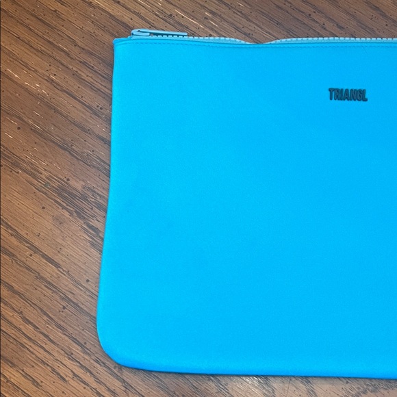 Triangl Santa Rosa blue neoprene zip pouch - Picture 2 of 9